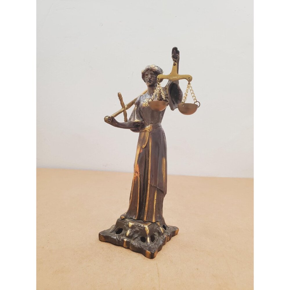Bronze Sculpture Lady Justice Figurine - Statue , Gift for Lawyer - Themis - Picture 9 of 16